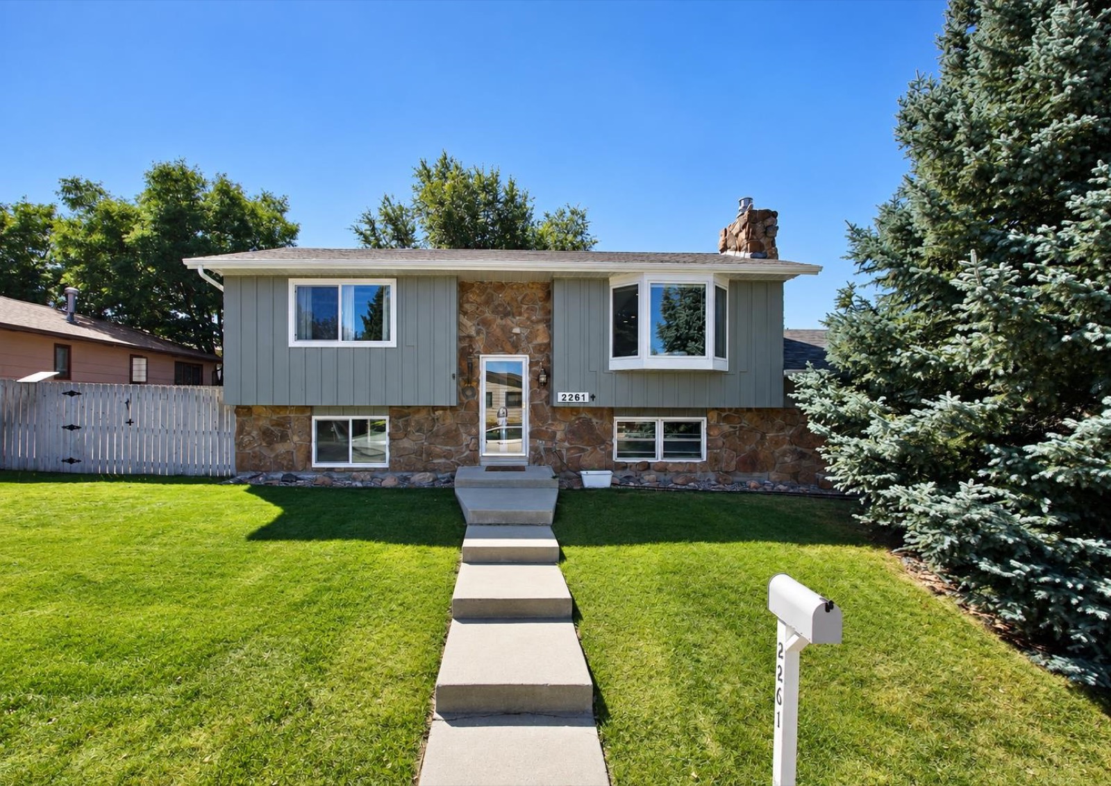 2261 W 43rd Street