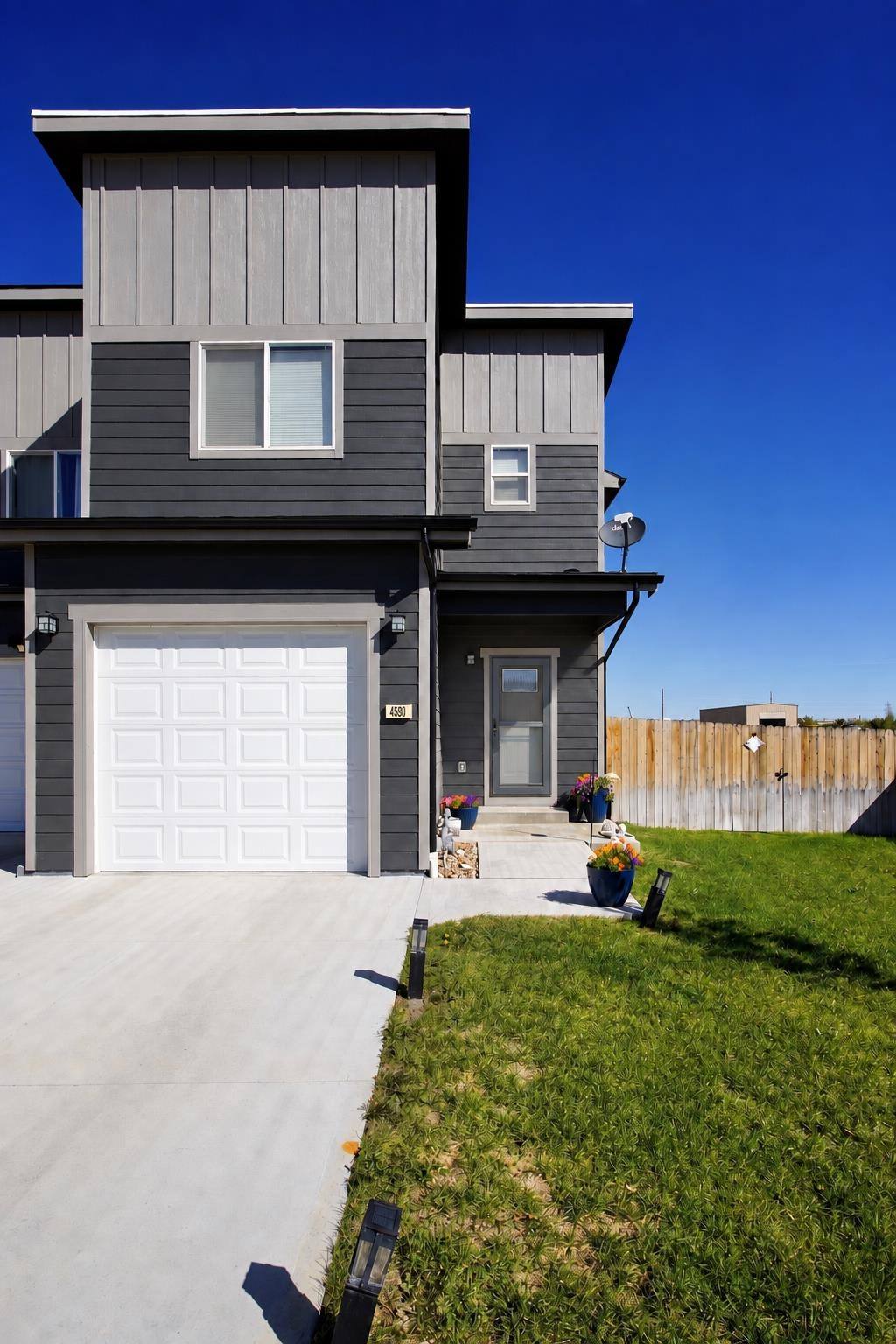 4590 Pontiac Street